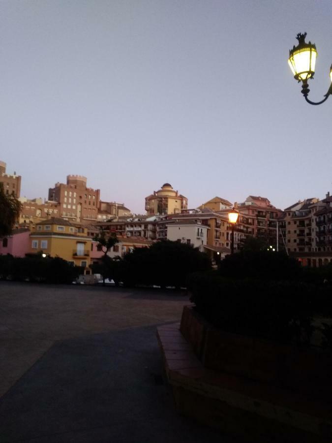 En * Port Saplaya